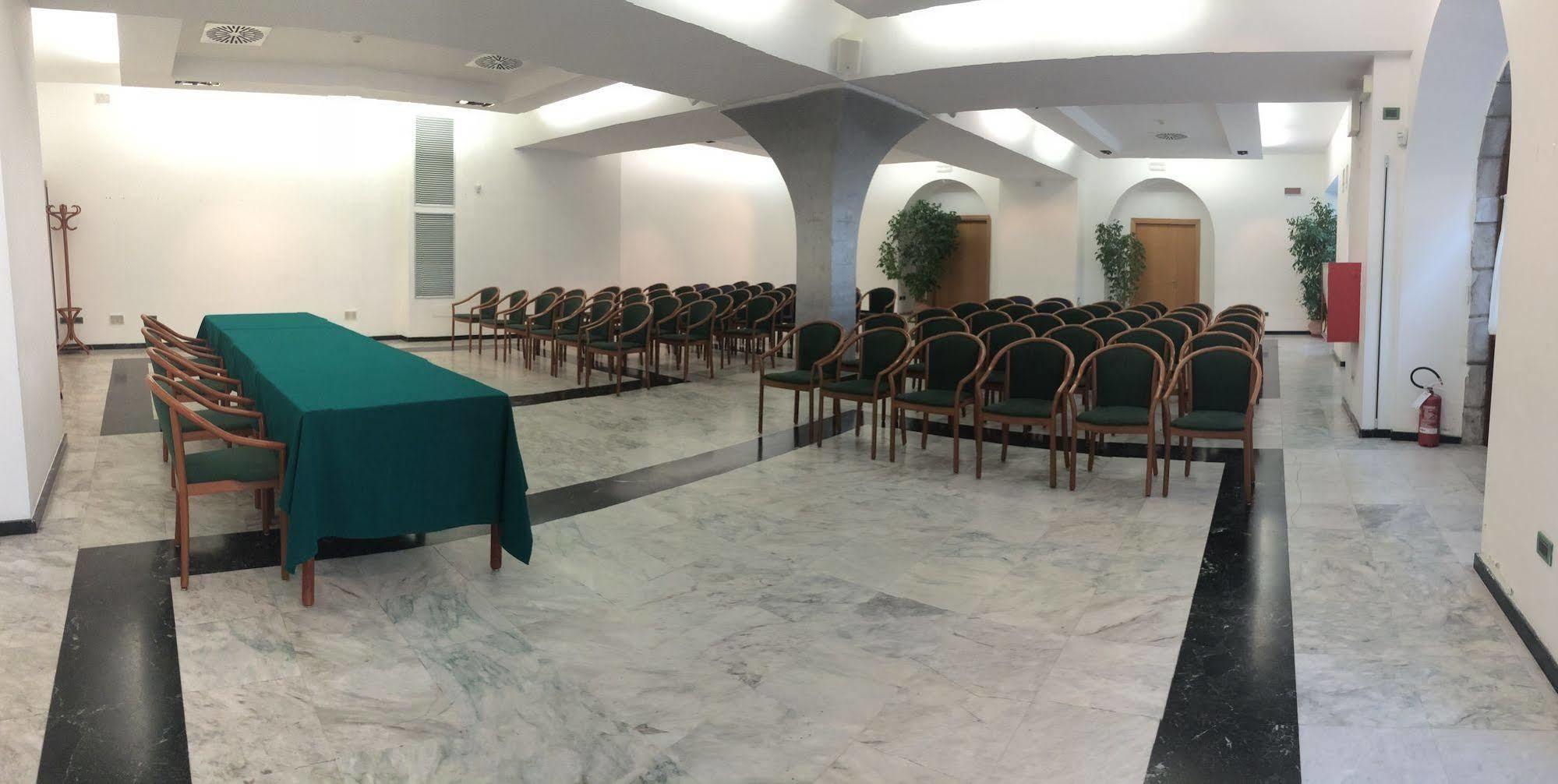 Youme Design Place Hotel ترييستي المظهر الخارجي الصورة