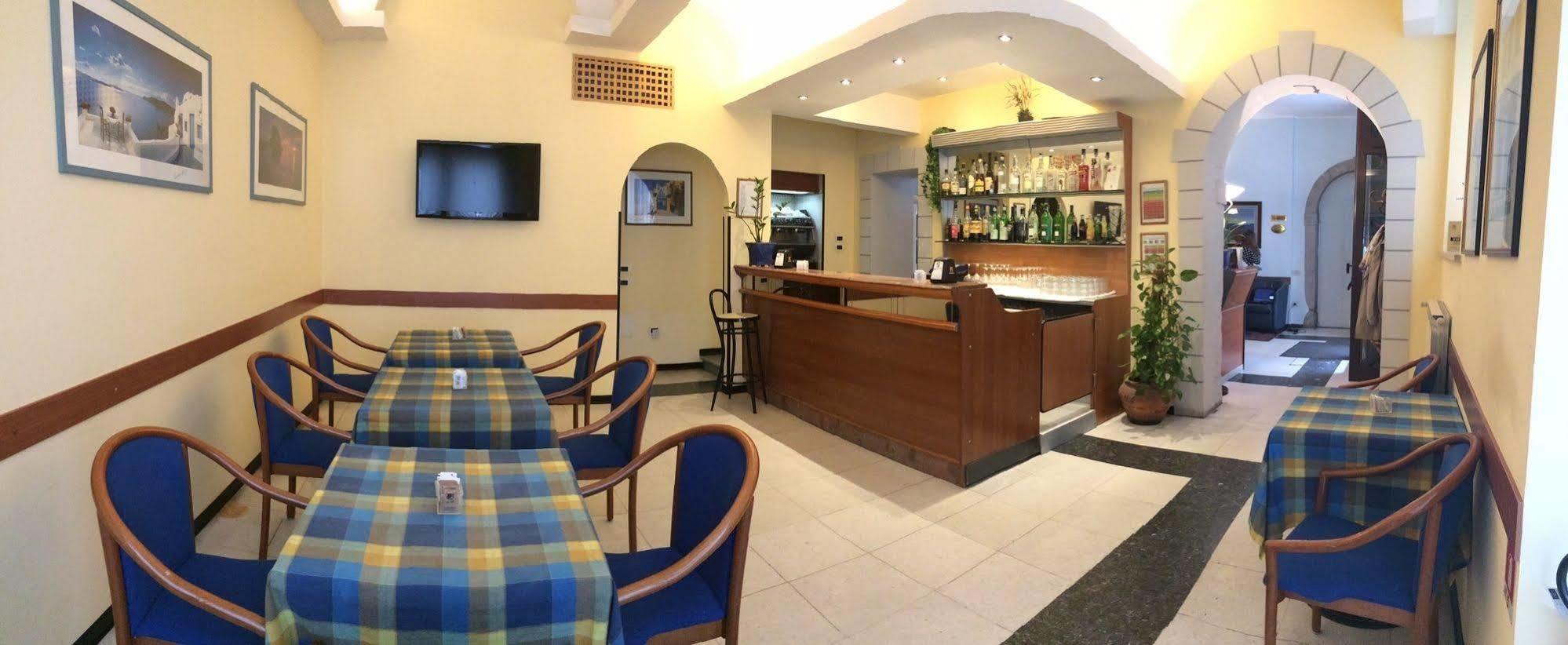 Youme Design Place Hotel ترييستي المظهر الخارجي الصورة
